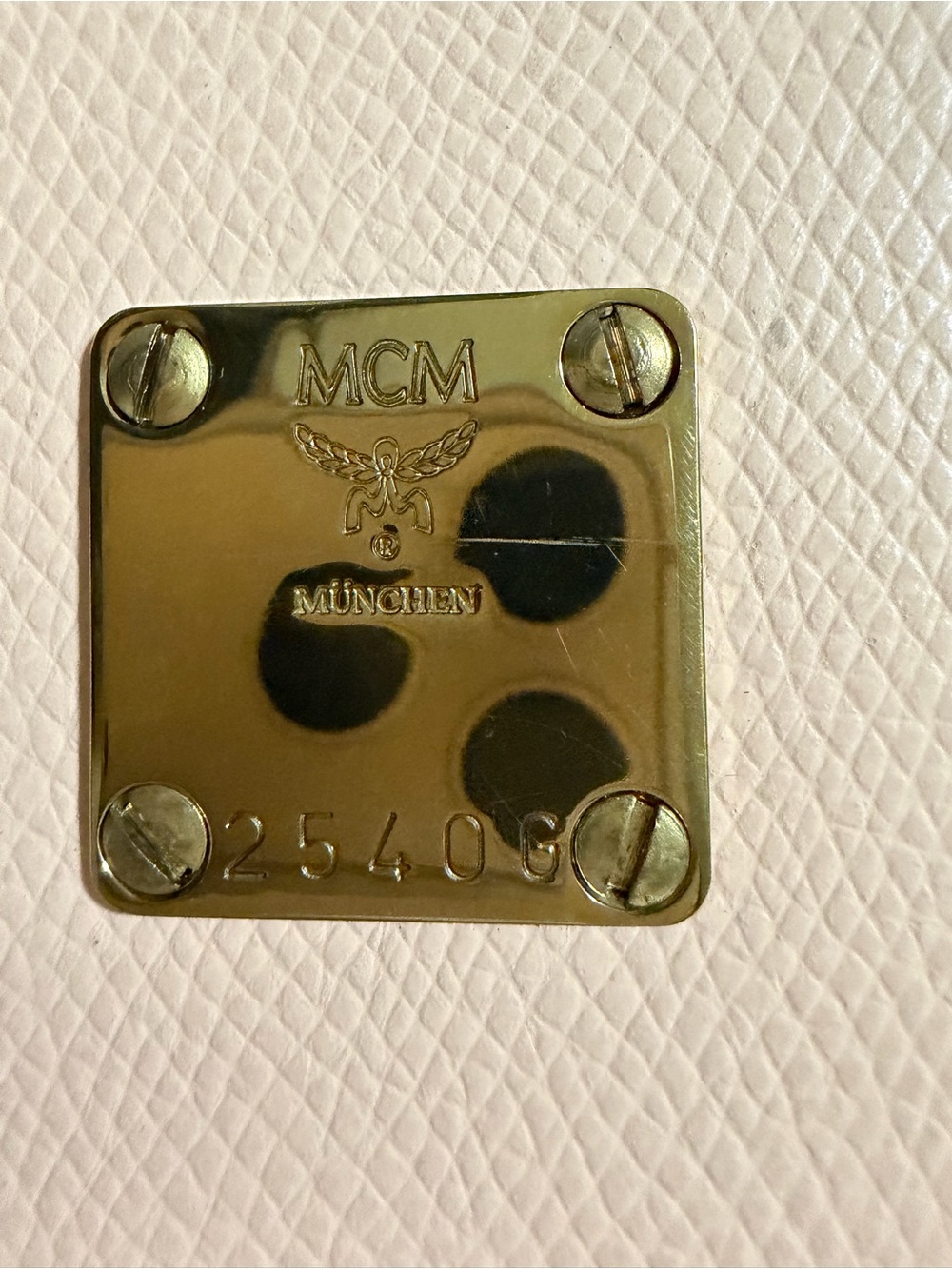 MCM Light peach / pink toned Bag with Gold Chain Details - Picture 8 of 8